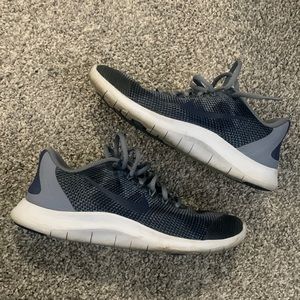 NIKE flex sneakers